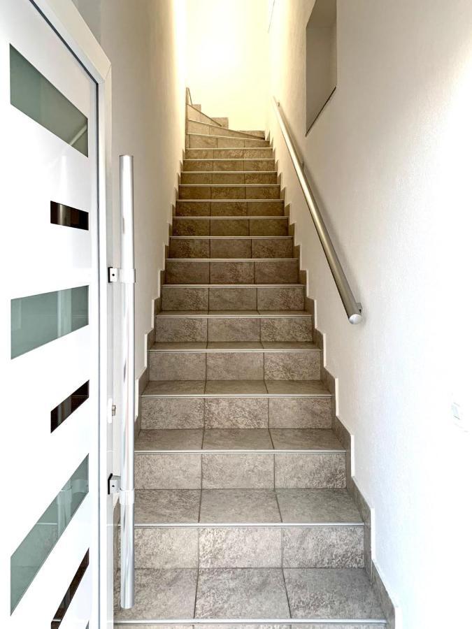 Apartment Go *